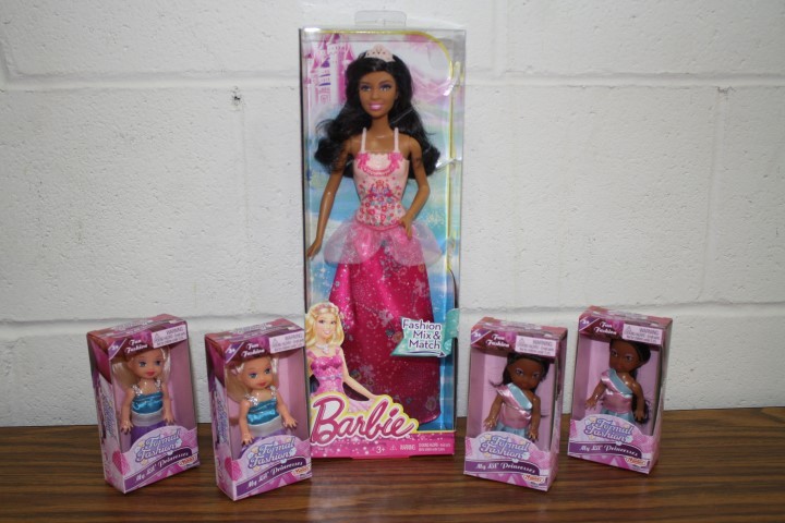 lot 62 image: Doll Lot