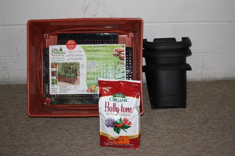 lot 130 image: Growing and Planting Kit