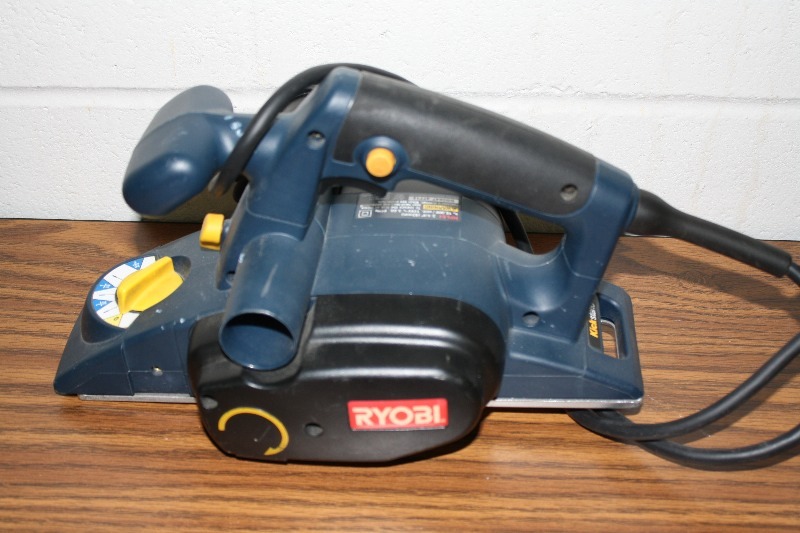 lot 138 image: Ryobi Professional Sander