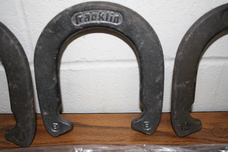 lot 139 image: Horse Shoe Set