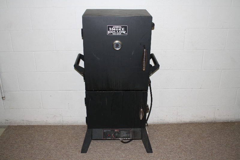 lot 151 image: Smoke Hollow Smoker with Herb Pellets