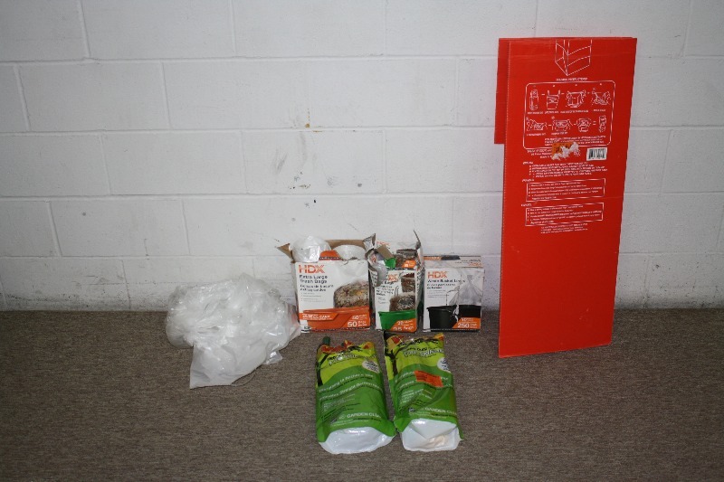 lot 161 image: Trash Bag Liners and Yard Items