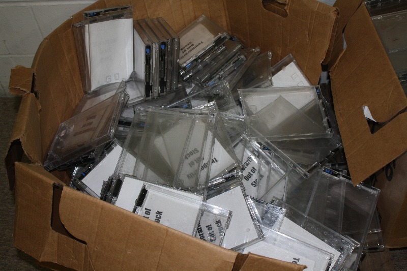 lot 169 image: Sign Displays