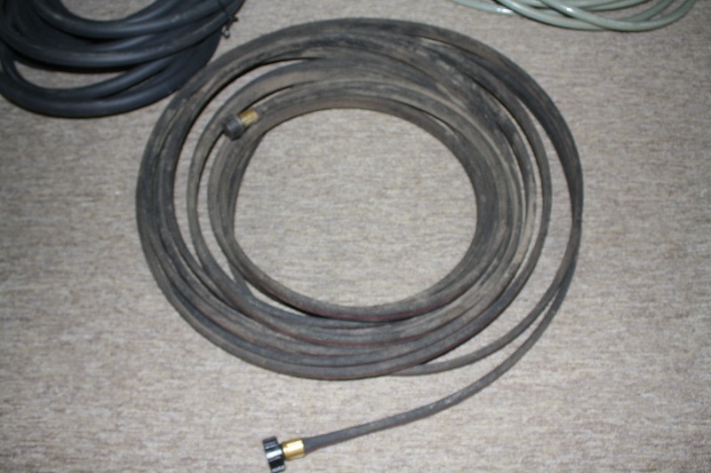 lot 178 image: Various Hoses