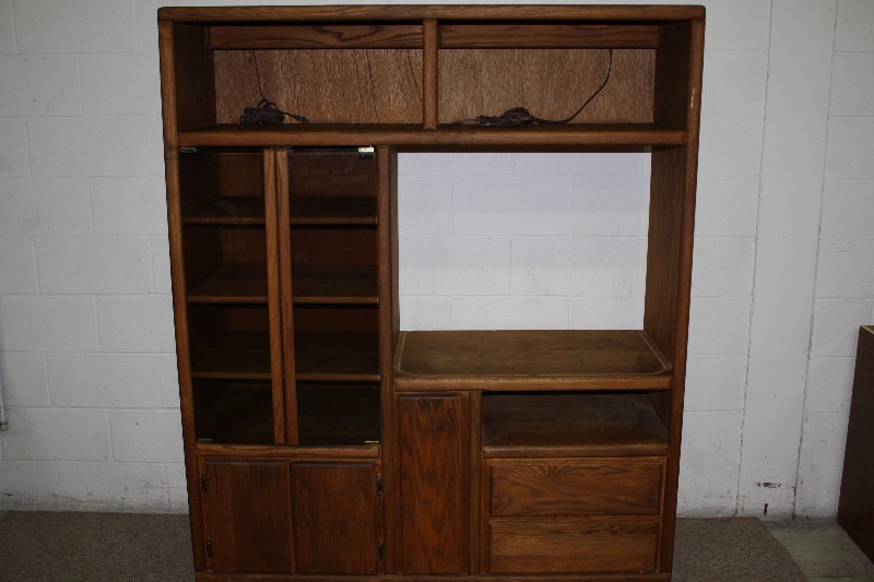 lot 184 image: Wooden TV Stand