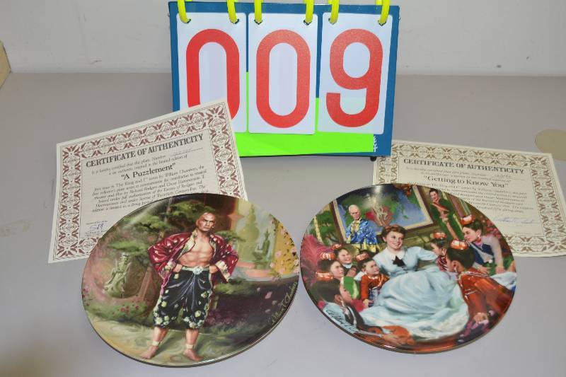 lot 9 image: King and I Decorative plates