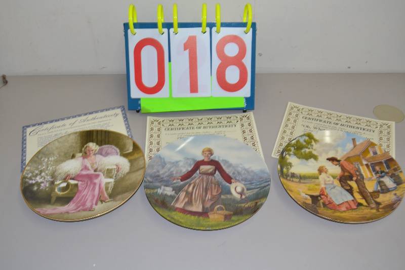 lot 18 image: Decorative Plates