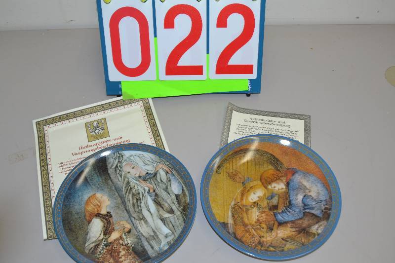 lot 22 image: Decorative Plates