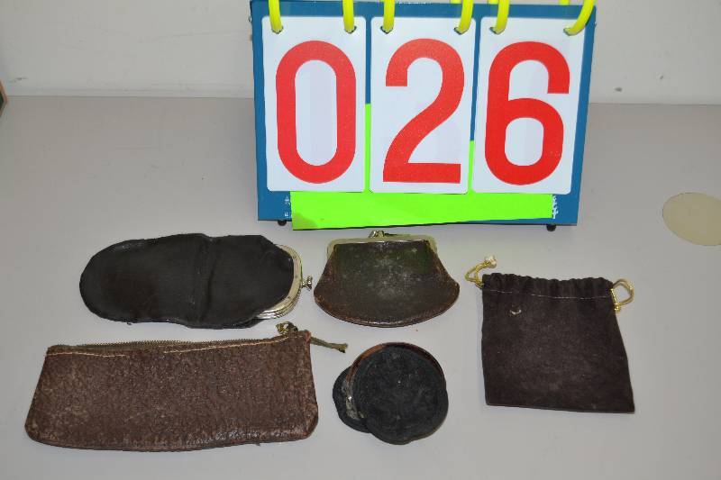 lot 26 image: Vintage Coin Purses
