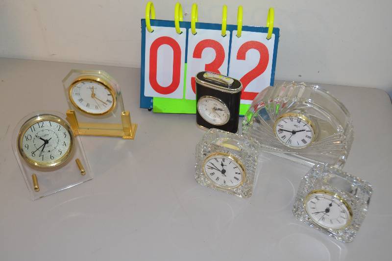 lot 32 image: Clocks