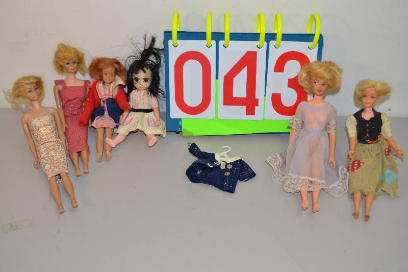 lot 43 image: Vintage Dolls