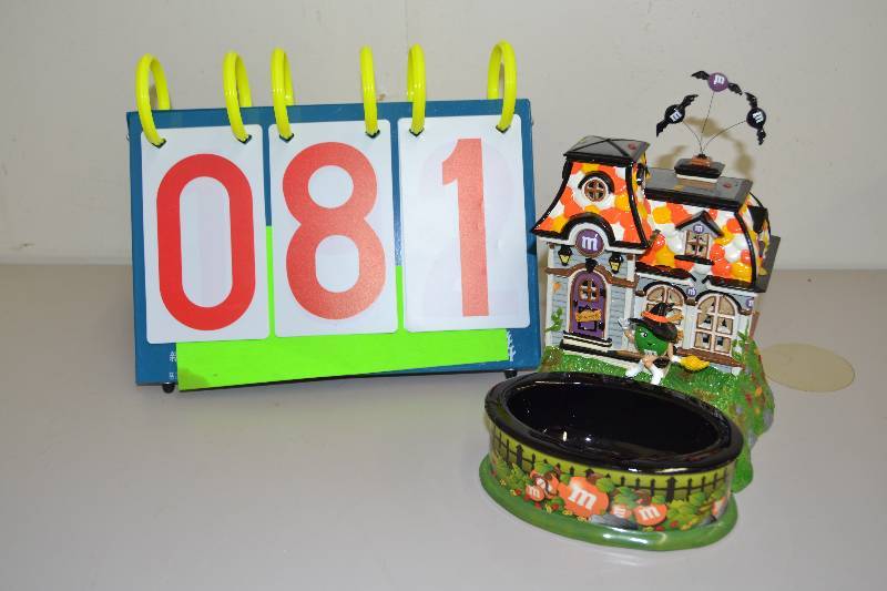 lot 81 image: Dept. 56 M&M Spooky House