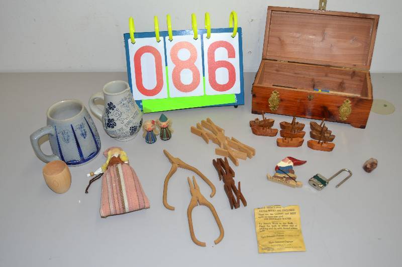 lot 86 image: Miniature chest with items