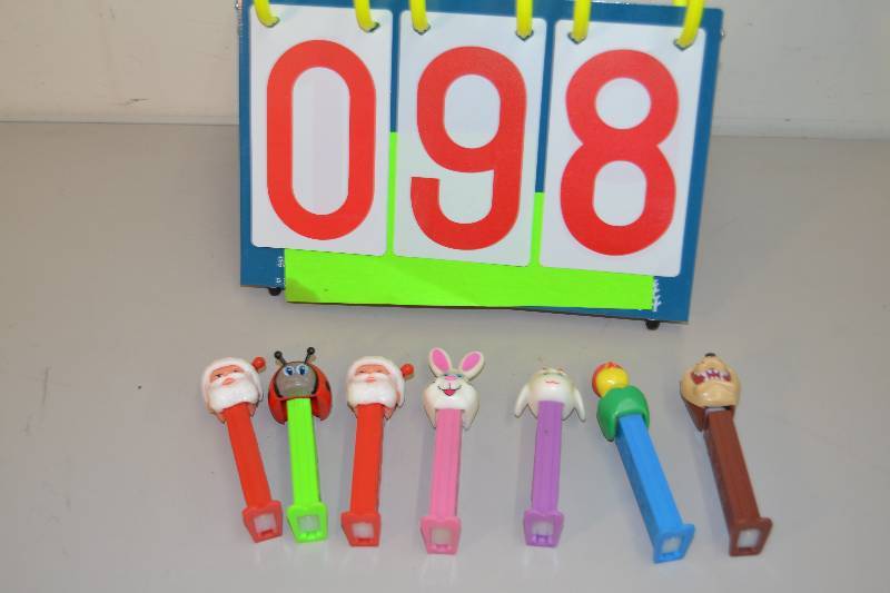 lot 98 image: PEZ dispensers
