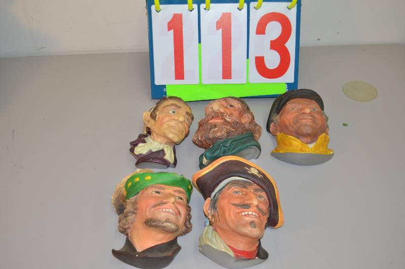 lot 113 image: Wall Decor