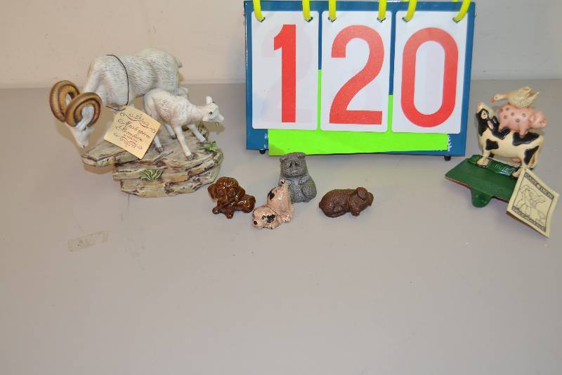 lot 120 image: Animal decorations