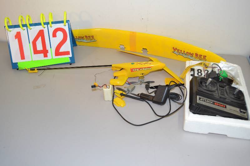 lot 142 image: RC Airplane