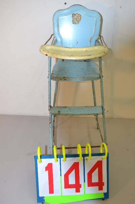 lot 144 image: 1950s Doll-e-Highchair