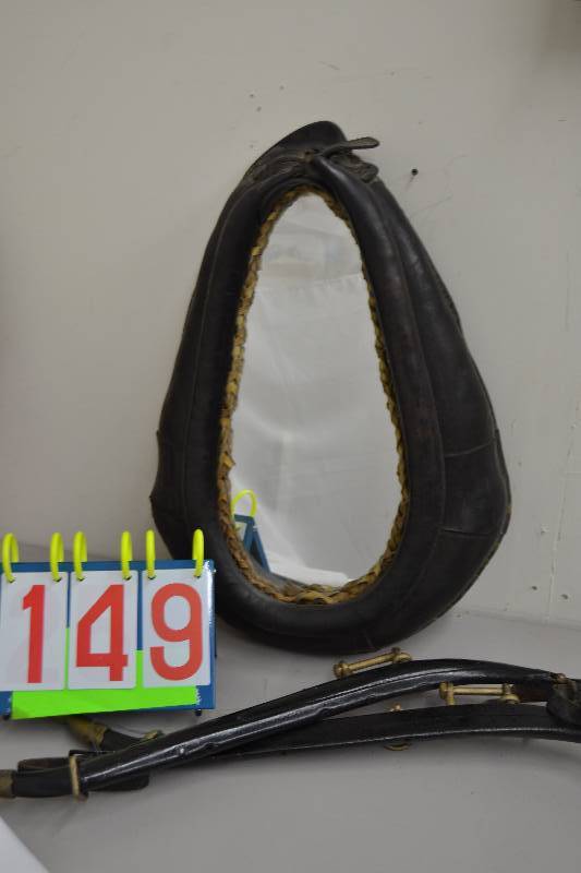 lot 149 image: Mirror