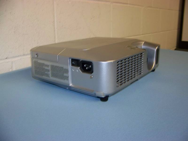 lot 21 image: Hitachi, CP-X260, LCD Projector