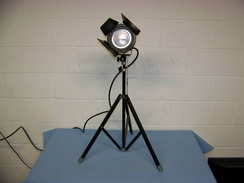 lot 43 image: Acme Lite, Q-Brite, Light  Lighting Unit on Telescoping Tripod Base