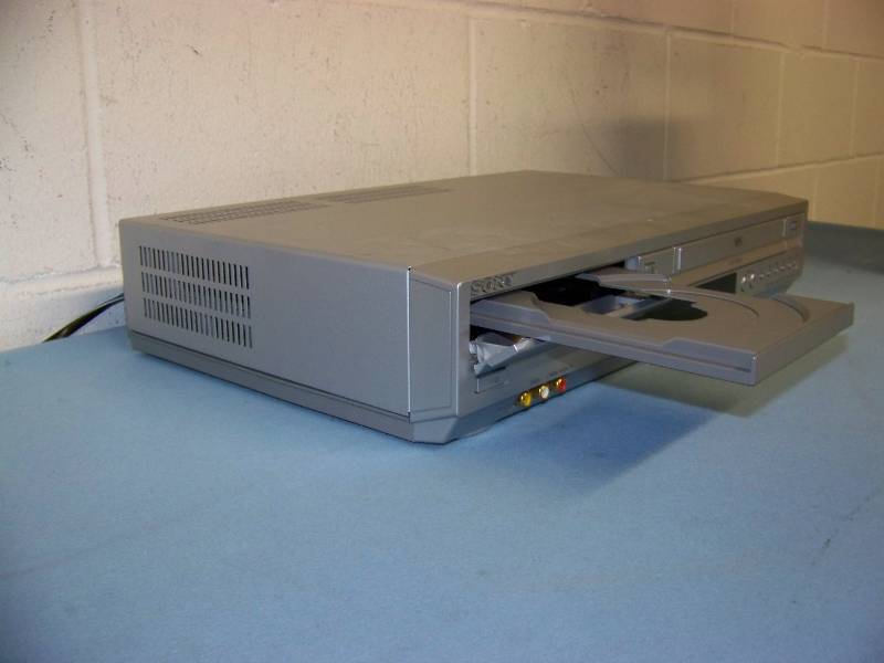 lot 53 image: Sony, DVD  VCR Combo Player with Remote Control