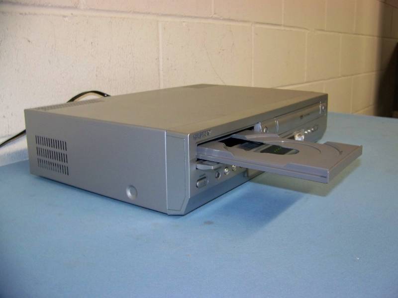 lot 54 image: Sony, DVD  VCR Combo Player with Remote Control