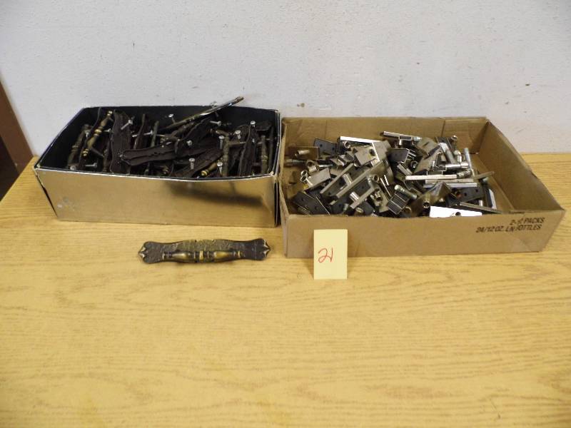 Drawer Pulls - Handles - Hinges
