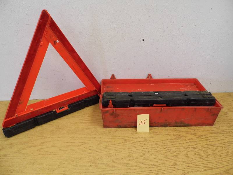 3 Emergency Triangles