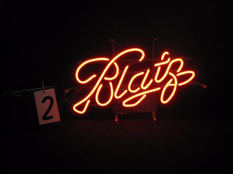 lot 2 image: Blatz neon sign, old school, great condition
