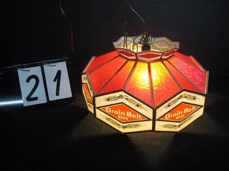 lot 21 image: Grain Belt Beer hanging Tiffany style  faux stained glass plastic lamp, nice condition - no chips or breaks