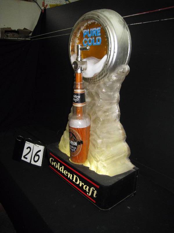lot 26 image: Michelob Golden Draft - 3D keg and bottle display with tap, lights up, beer flow animation does not work