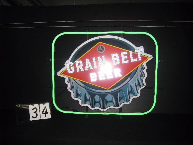 lot 34 image: Grain Belt bottle cap - replica of historical landmark billboard - animated LEDs spell out Grain Belt - NEW