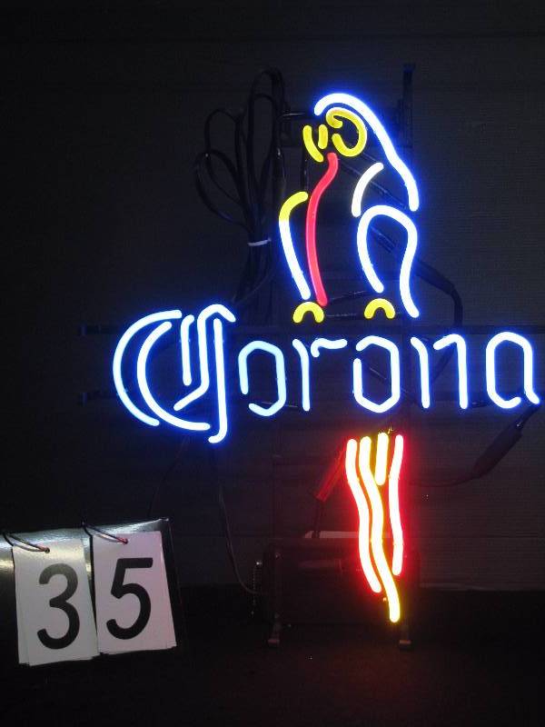 lot 35 image: Corona 3 color neon parrot, excellent condition