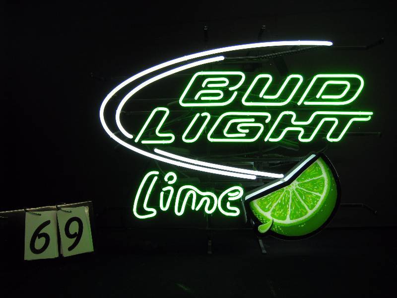 lot 69 image: Bud Light Lime neon - Looks New