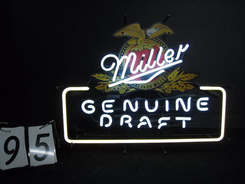 lot 95 image: Miller Genuine Draft neon with warm white border tube