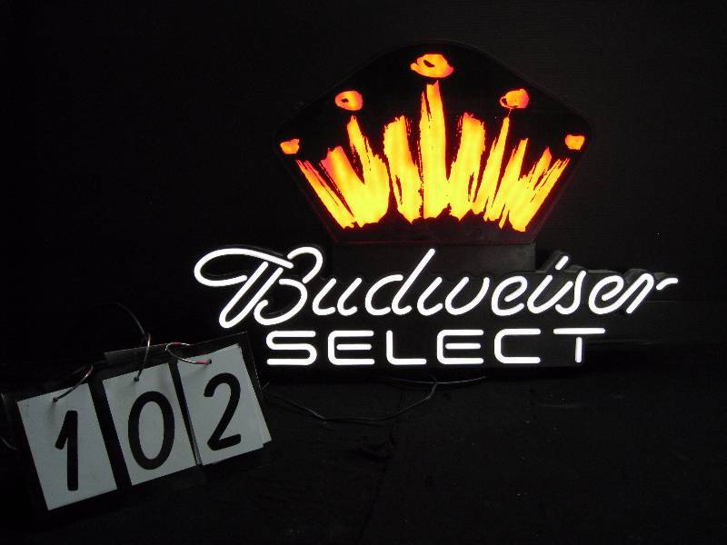 lot 102 image: Bud Select plastic LED