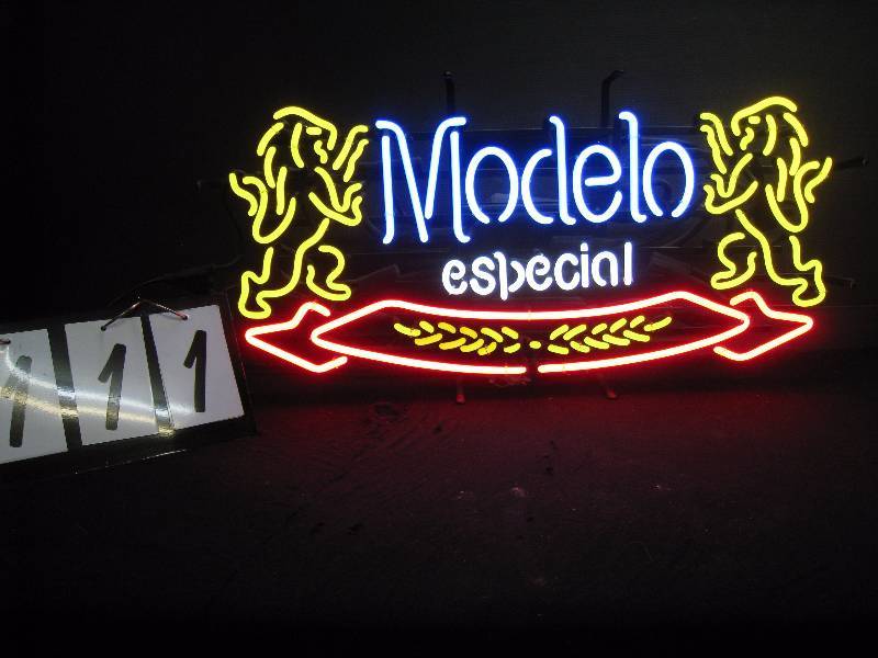 lot 111 image: Modelo Especial neon - looks new