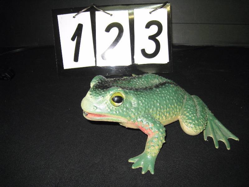 lot 123 image: Motion detecting frog - ribbits with motion, indoor  outdoor, battery operated