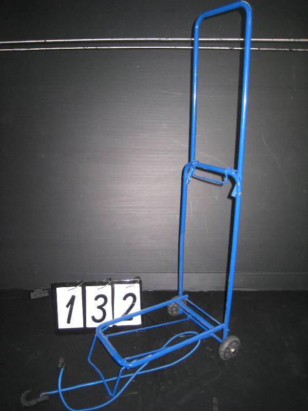 lot 132 image: Busch Light beer caddy - Natty Caddy