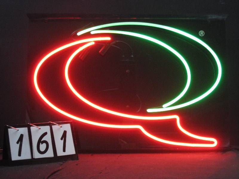 lot 161 image: Quiznos Q red and green neon