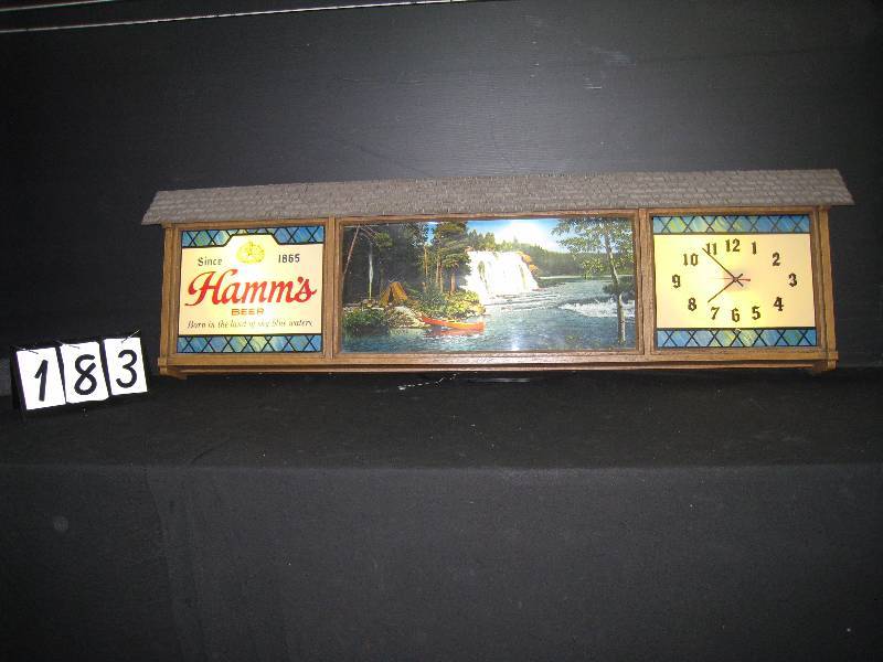 lot 183 image: Hamms campfire scene light  clock - NOT the motion type  - overall very nice, serious bidders should inspect