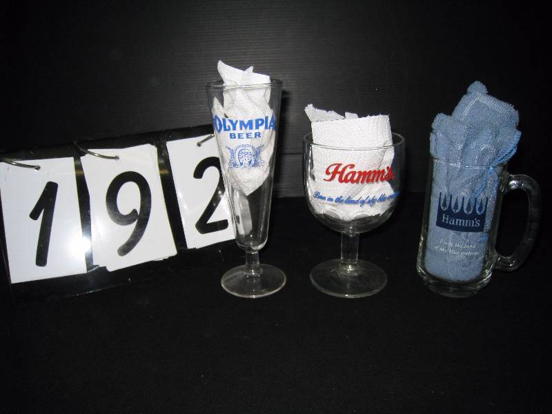 lot 192 image: Mixed lot of 3 glasses Hamms thumbprint goblet, Olympia Pilsner glass, and Hamms mug