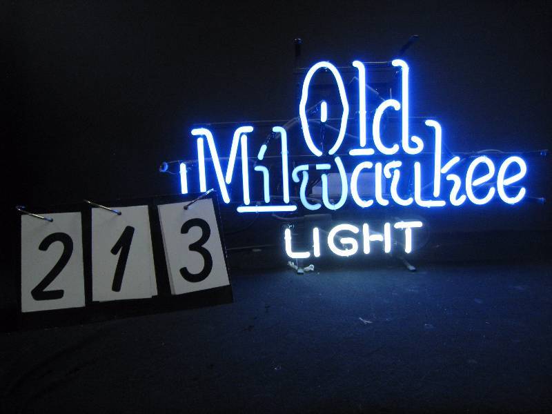 lot 213 image: Old Milwaukee Light - neon