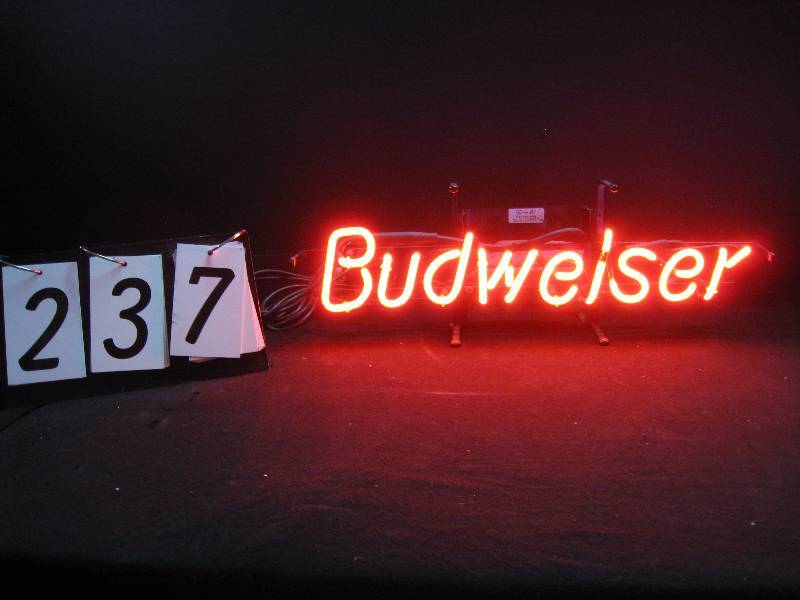 lot 237 image: Budweiser - cute little bud neon sign