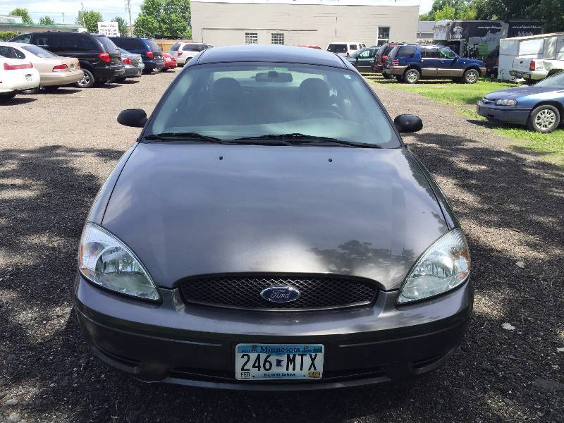 2002 Ford Taurus SE