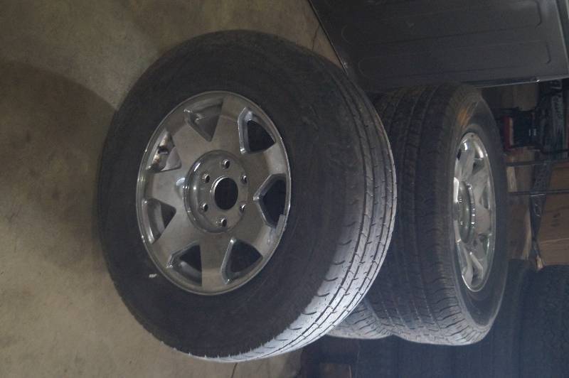 GM Pickup Wheels & Tires Set
