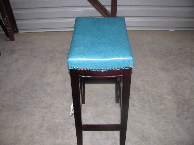 lot 265 image: Bar Stool