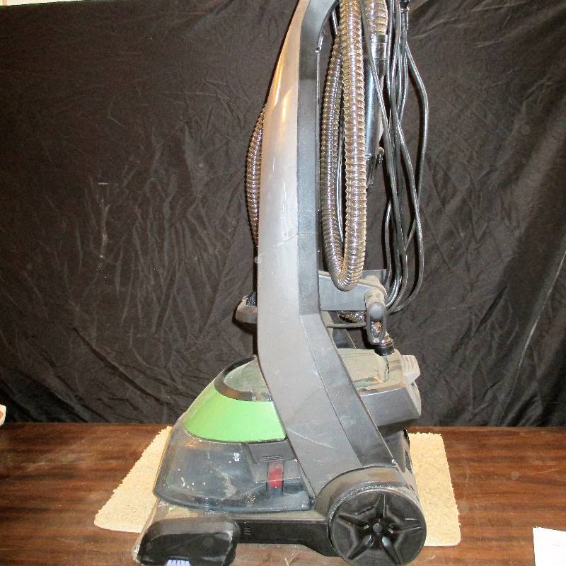 lot 59 image: Bissell Carpet Cleaner