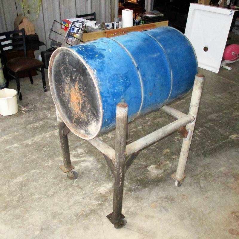 lot 11 image: 55 Gallon Barrel Oil Cart